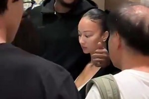 该说不说，杰伦·格林这40岁女友长得真带劲